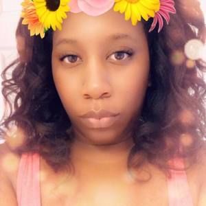 Meet your Posher, Dominique